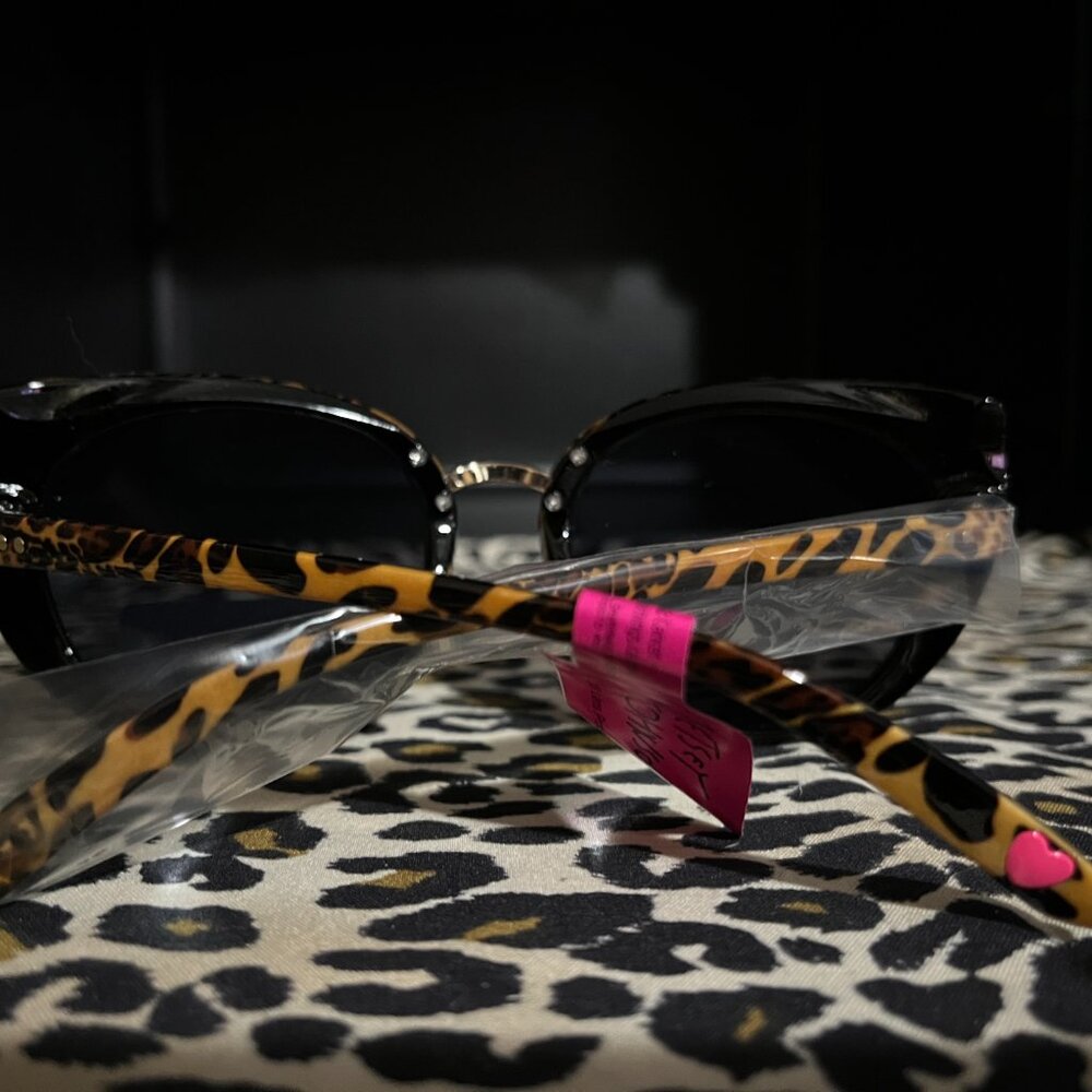 BETSEY JOHNSON Leopard Cateye Sunglasses - Picture 3 of 3